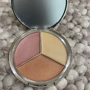 Iconic London dewy glow illuminate ur palette
